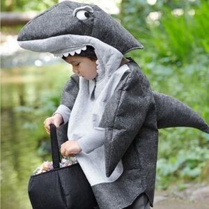 Pottery Barn Toddler 2PC Gray Shark 3D Costume W/Shark Treat Bag sz 2T-3T